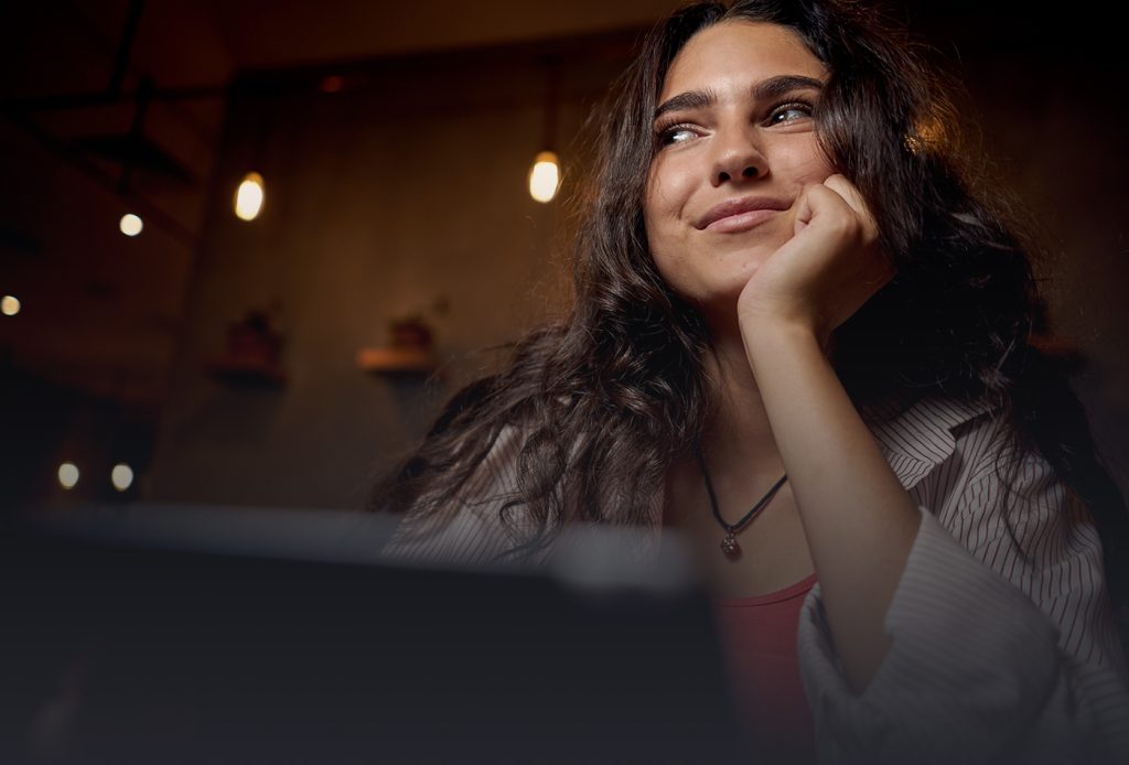 ChatGPT Ads para empresas com análise de mídia conversacional