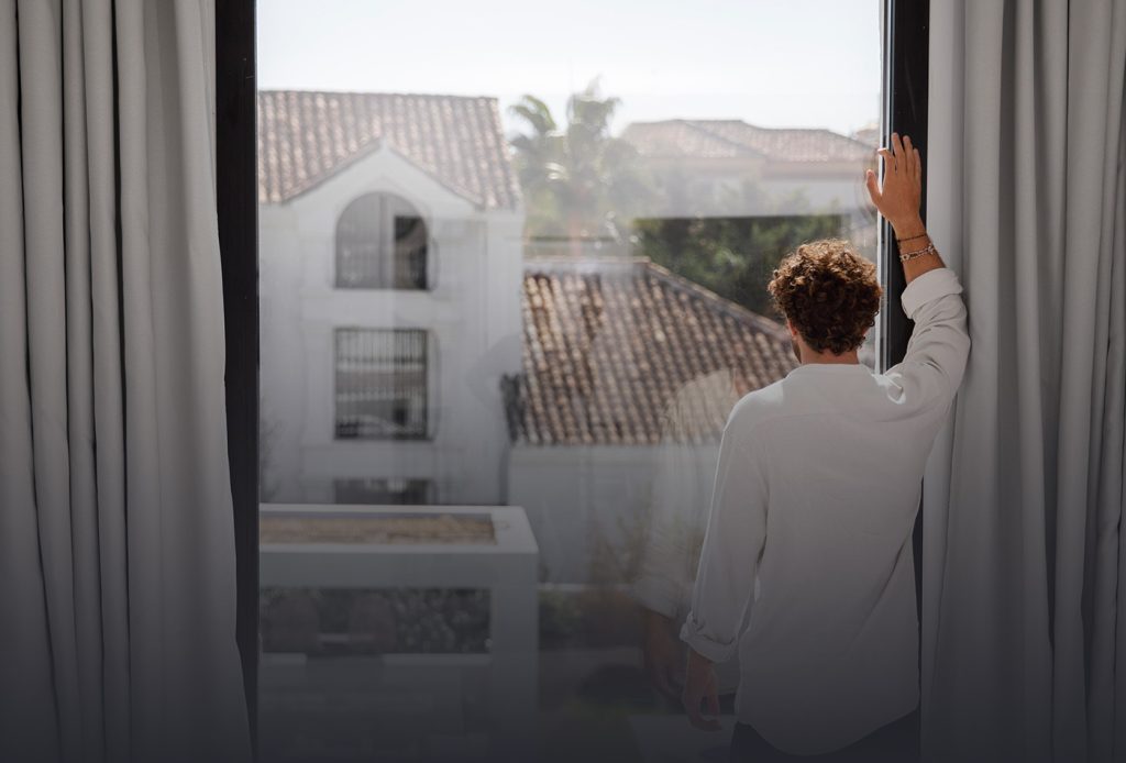 Operacao midia paga para lancamento imobiliario premium